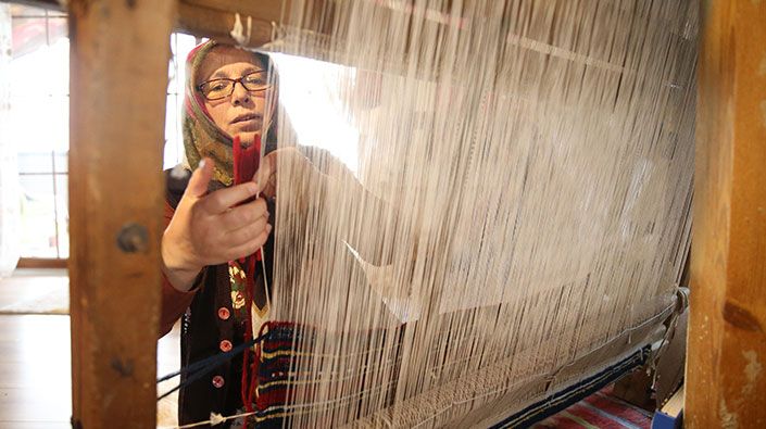 “Gebze kirkit kilimini” Yaşatmak İçin Evinin Çatısını Müzeye Dönüştürdü