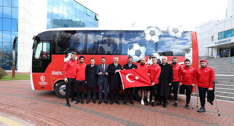 Ampute Futbol Milli Takımı’na Büyükşehir’den Otobüs