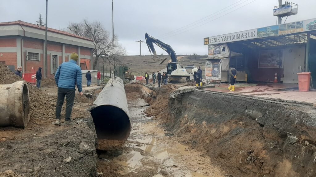 Gebze GOSB Deresinde Dev Borular Kullanılıyor