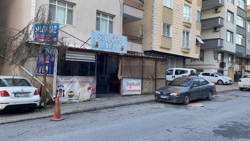 Kahvehaneciyi Pompalı Tüfekle Tehdit Etti