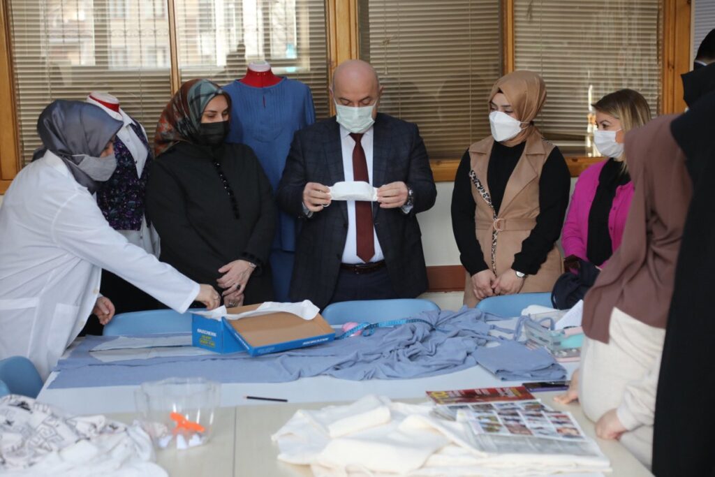 Darıca’lı Kadınlar Hem Meslek Öğreniyor Hem De Kazanç Sağlıyor