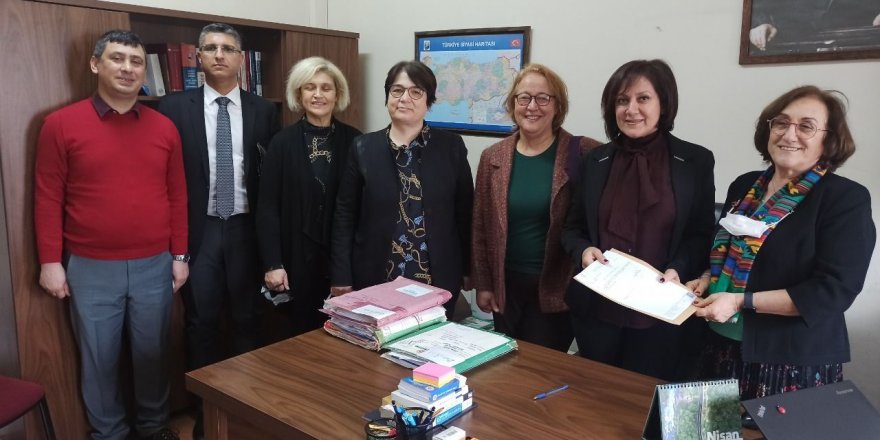 Çağdaş Hekimler mazbatasını aldı