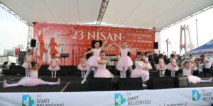 Minik dansçılar gösterileriyle tam not aldı