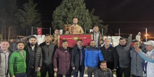Altınova’da başpehlivanlığı Hüseyin Gümüşalan kazandı