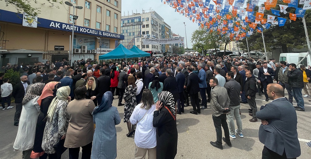 Ak Partililer bayramlaştı