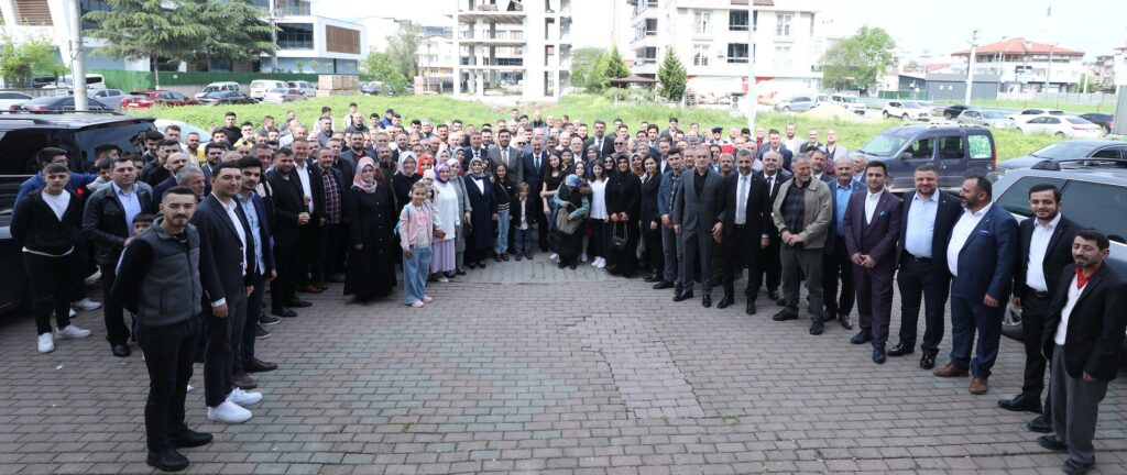 Büyükakın partililerle bayramlaştı