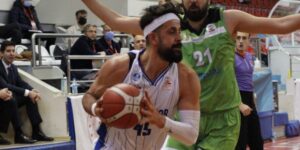 Dev Adamlar zora girdi