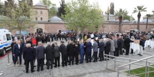 Gebzeliler meydanda bayramlaştı