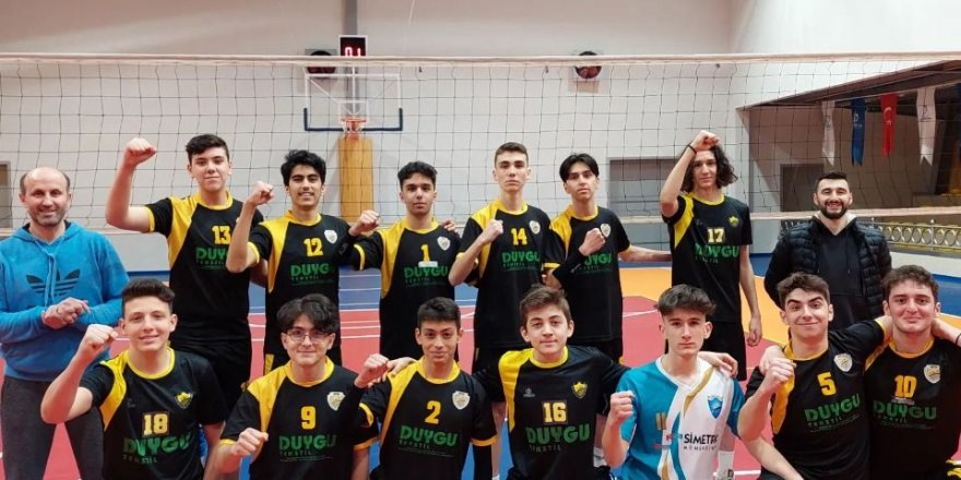 Yahya Kaptan voleybolda final biletini kaptı