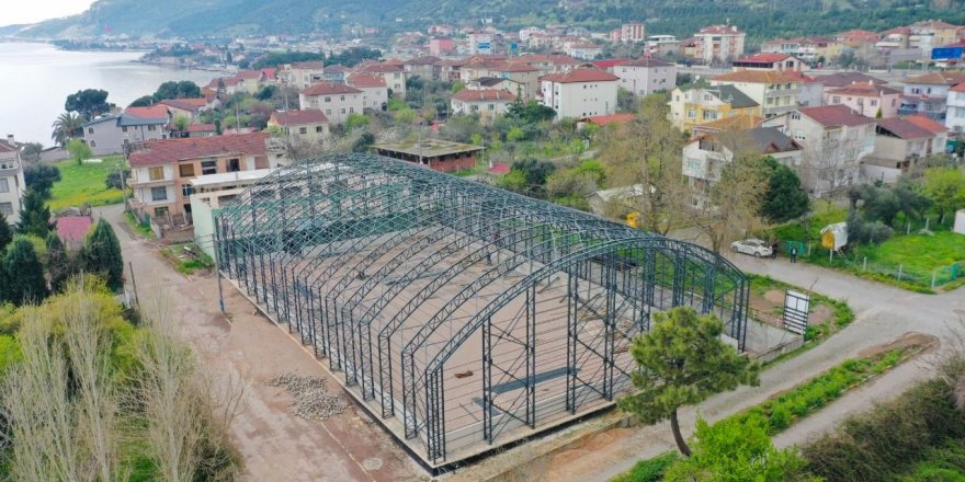 Kirazlıyalı Spor Tesisinde çalışmalar sürüyor