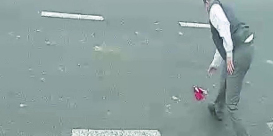 Otobüs şoförünün bayrak hassasiyeti gururlandırdı!