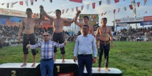 Güreşçiler, Antalya’dan mutlu döndü