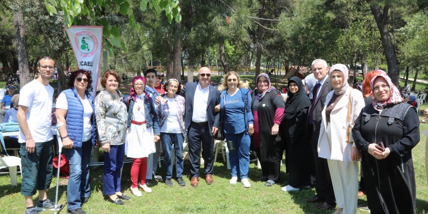 Darıca’da engelli vatandaşlar piknikte buluştu