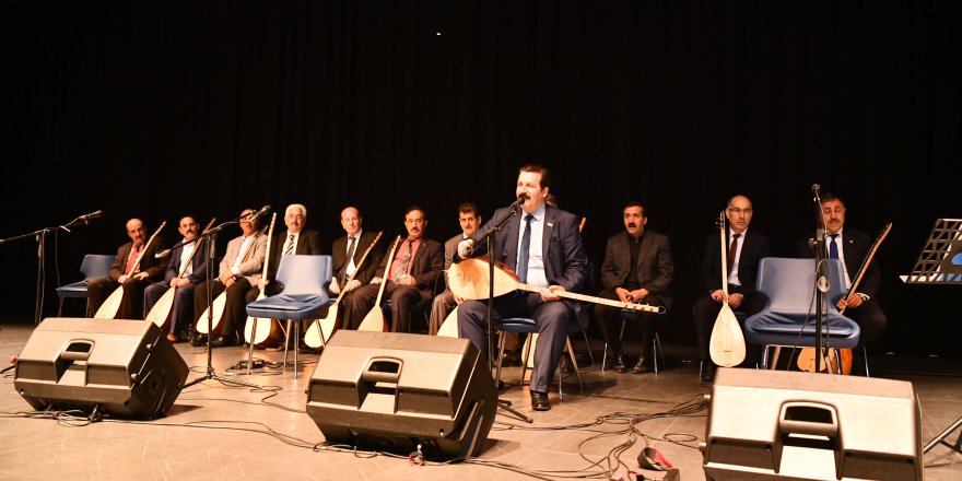 Âşıklar Çayırova’da atıştı