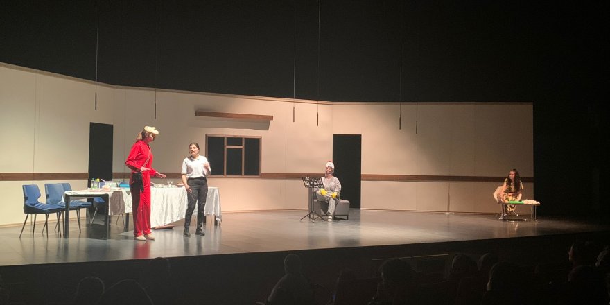 Sahne Çayırovalı kadınların