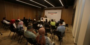 Yazarlar minik okurlarıyla buluştu