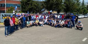 İşçiler greve çıktı