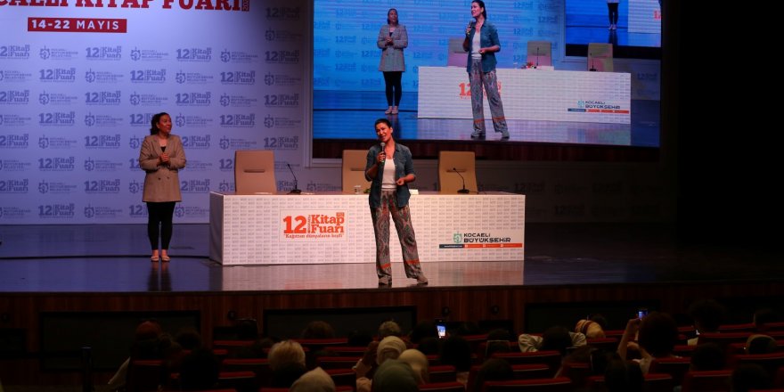 İclal Aydın okuyucularıyla bir araya geldi