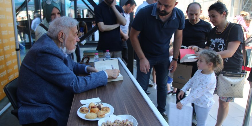 İlber Ortaylı okurlarıyla buluştu