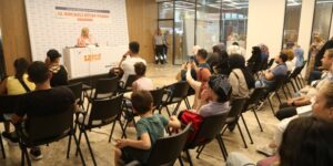 Söyleşilere yoğun ilgi