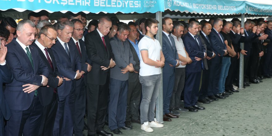 Cumhurbaşkanı Erdoğan, Sude’nin cenazesine katıldı