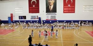 310 sporcu taekwondo kuşak sınavını başarı ile tamamladı