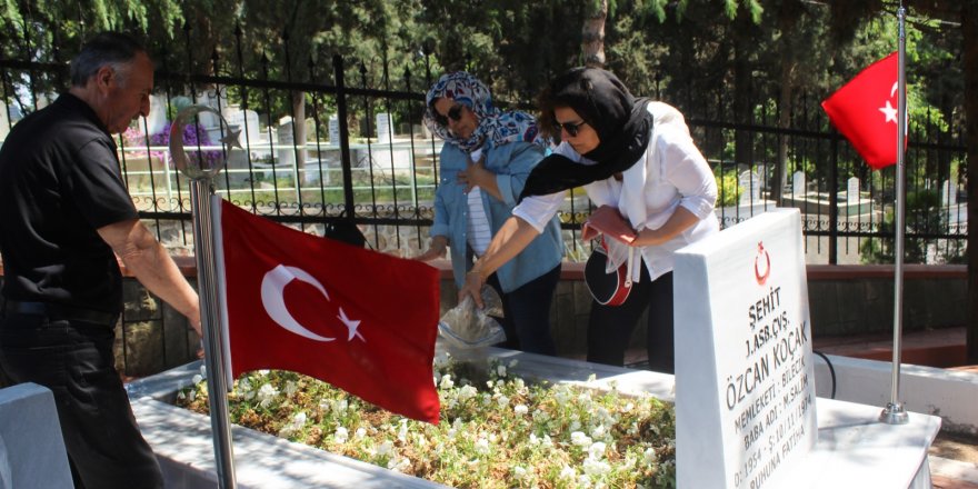 Şehidin kabrindeki toprak Kocaeli’ye nakledildi