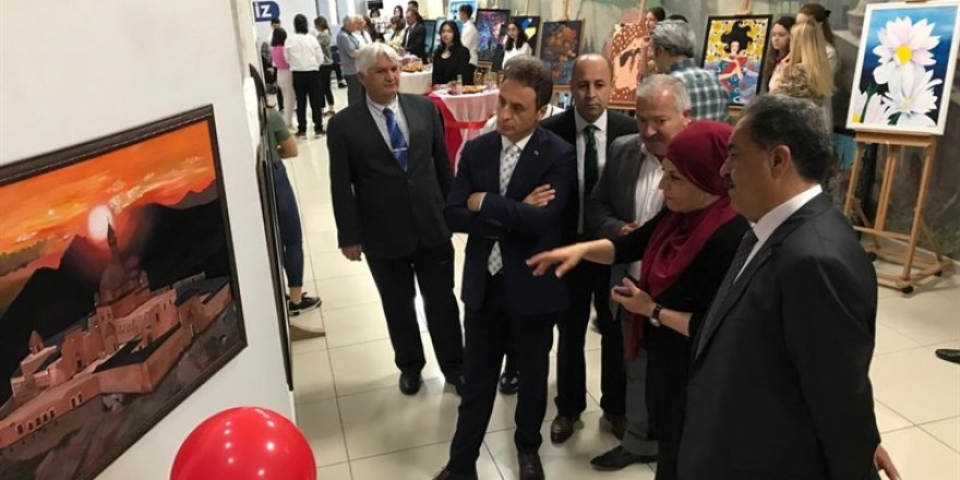 Resim sergisinin açılışı gerçekleştirildi