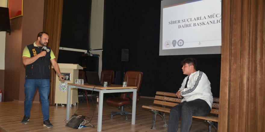 Öğrencilere ‘Siber Suçlar ‘semineri verildi
