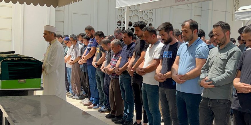 Şişli’de bir dairede ölü bulunan kişinin cenazesi defnedildi