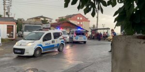 Otomobille motosiklet çarpıştı