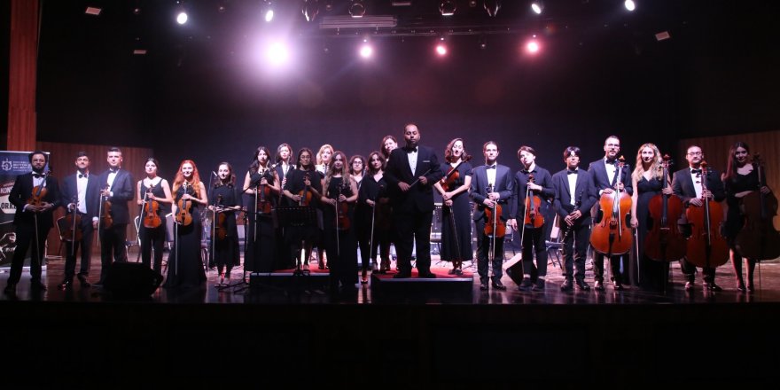 Oda Orkestrası ayakta alkışlandı