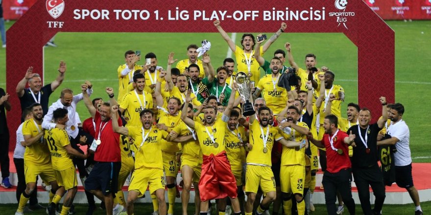 İstanbulspor, kupasını aldı