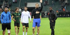 Korcan Çelikay yol ayrımında