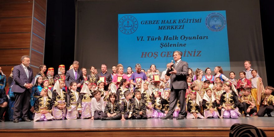 Halk Eğitim’den Türk Halk Oyunları şöleni