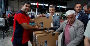 Bilgisayarları halka daha iyi hizmet için veriyoruz