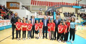 Çayırova’da Çocuk Oyunları Şenliği