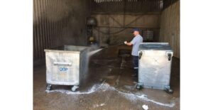 Darıca’da Çöp Konteynerleri Düzenli Olarak Yıkanıyor