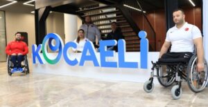 ’Engeller kafalarda, engelleri kaldırmanın yolu ise yüreklerdedir’’