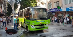 Kocaeli’de Halk Otobüsündeki Yangını Itfaiye Söndürdü