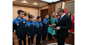 Vali Seddar Yavuz, başarılı öğrencileri ağırladı