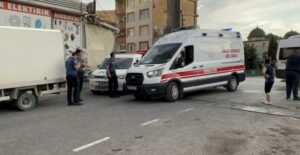 Yol verme kavgasında bıçaklandı