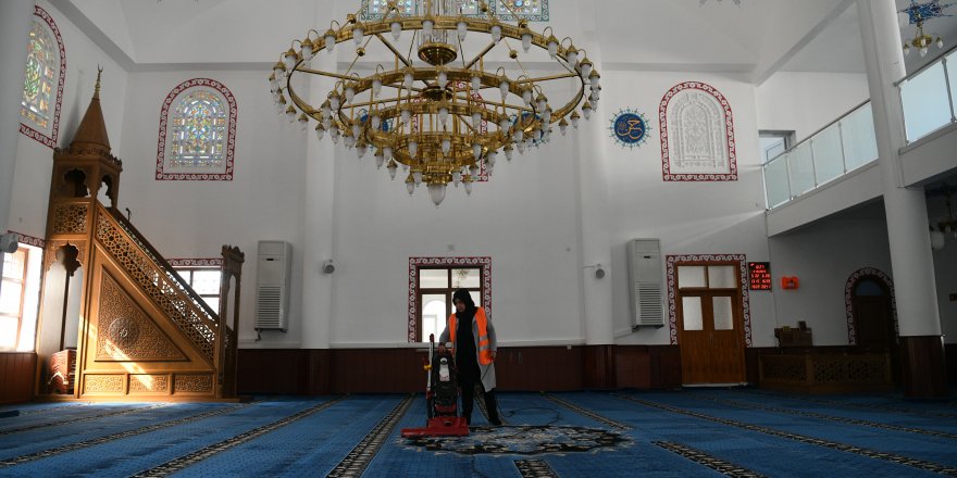 Çayırova Belediyesi, Camilerde Ramazan öncesi temizlik yaptı
