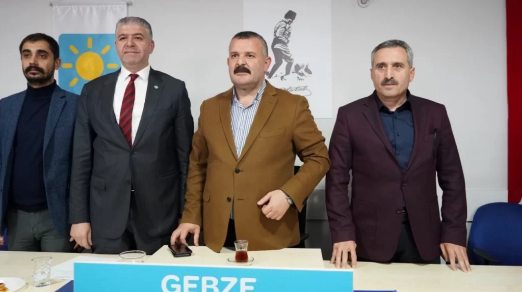 Özhan Aşkın Öztürk İYİ Parti milletvekili aday adaylığı başvurusunu yaptı