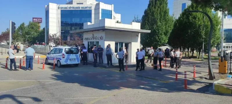 Kandıralılar İzmit’e geliyor! Emniyet ve zabıta Büyükşehir önüne yığıldı! – Kocaeli Gazetesi